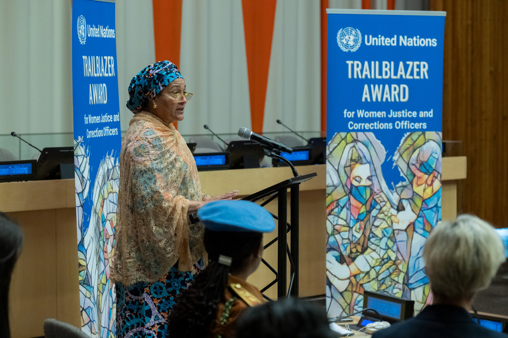 Naibu Katibu Mkuu Amina J. Mohammed anazungumza katika hafla ya 2025 ya Tuzo ya Maofisa wa Haki na Marekebisho Wanawake.
