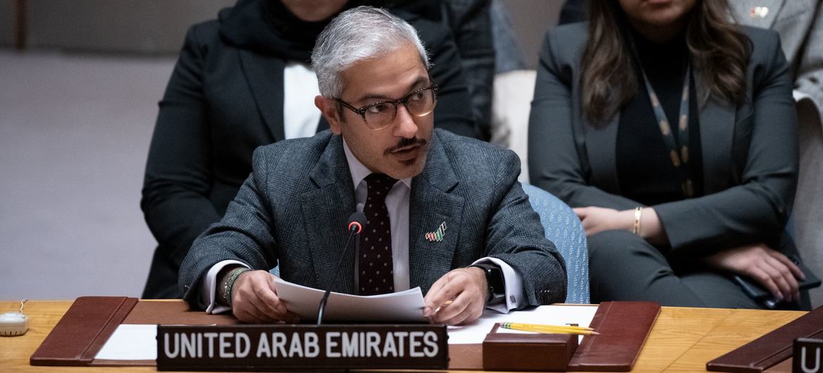 متحدہ عرب امارت کے سفیر محمد عیسیٰ ابو شہاب غزہ میں جنگ بندی کے لیے قرارداد پیش کر رہے ہیں۔