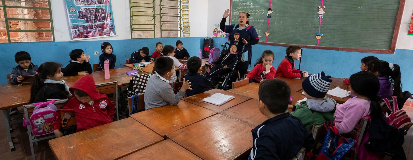 Cristina is a girl with a disability who went to school for the first time when she was 9 years old. In February, San Miguel School in San Pedro del Paraná welcomed her into its classroom. It was love at first sight: from that day to this day her smile is still on her face. She proves that educational inclusion is possible.