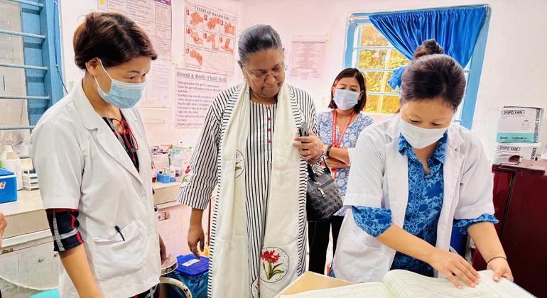 A technical expert from WHO in India reviews data to strengthen tuberculosis services at Itafort, an urban health center in Itanagar. A WHO technical expert in India reviews data to strengthen tuberculosis services at Itafort, an urban health center in Itanagar.