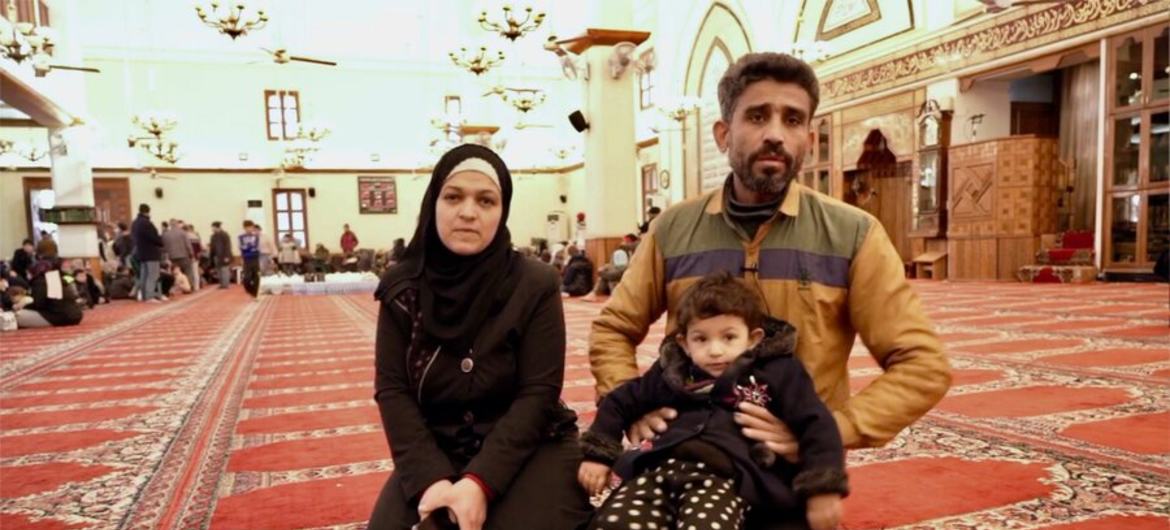 Ibrahim Khalil et sa famille ont trouvé un abri et des repas du PAM dans une mosquée de Lattaquié, en Syrie. Ils se sont échappés de leur maison quelques minutes avant qu'elle ne s'effondre. 