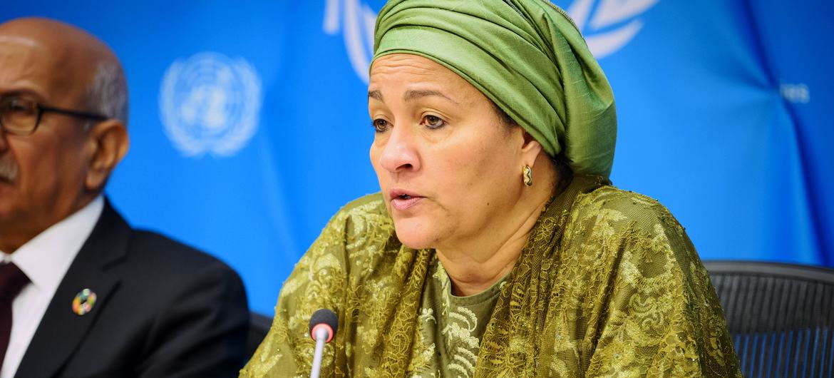 La Vice-Secrétaire générale de l'ONU Amina Mohammed lors d'une conférence de presse.