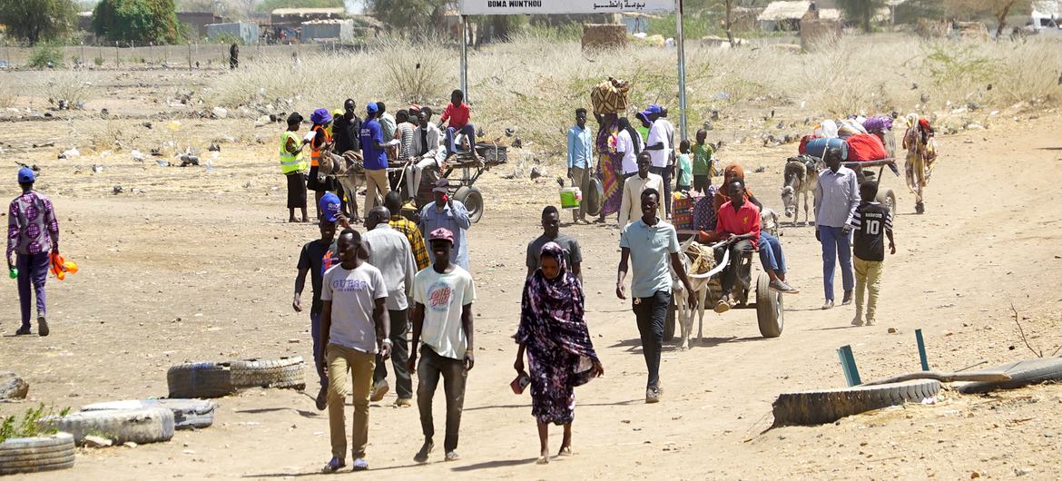 Des milliers de personnes ont fui le conflit au Soudan vers le Soudan du Sud.