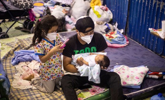 Miles de personas en El Salvador fueron desplazadas por la Tormenta Tropical Amanda en medio de la pandemia de coronavirus.