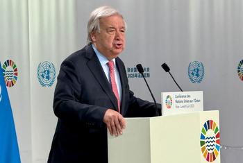 Katibu Mkuu wa Umoja wa Mataifa Antonio Guterres akitoa hotuba katika ufunguzi wa Mkutano wa Tatu wa Umoja wa Mataifa kuhusu Bahari mjini Nice, Ufaransa.