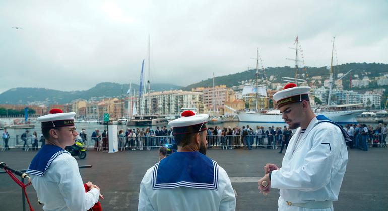 Puerto Lympia, el histórico puerto deportivo de Niza, ahora transformado en una zona diplomática segura conocida como la Zona Azul para UNOC3. Puerto Lympia, el histórico puerto deportivo de Niza, ahora transformado en una zona diplomática segura conocida como la Zona Azul para UNOC3.
