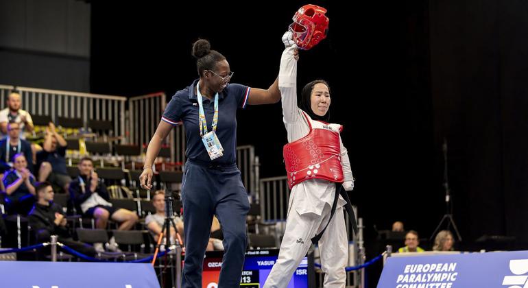 La atleta de para taekwondo Zakia Khudadadi, que huyó de Afganistán cuando los talibanes tomaron el control, competirá en los Juegos Paralímpicos de 2024 en París.