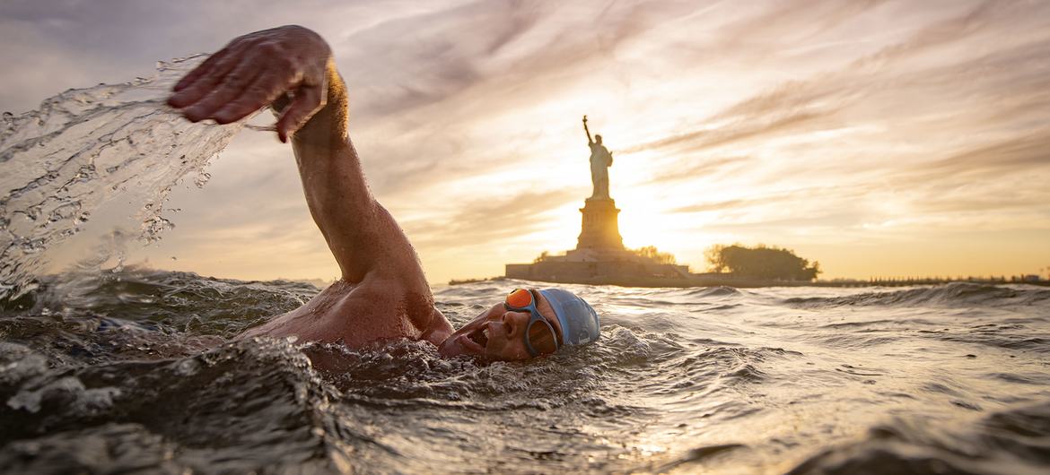 UNEP Patron of the Oceans Lewis Pugh swims in front of the Statue of Liberty in New York harbour (file). 
