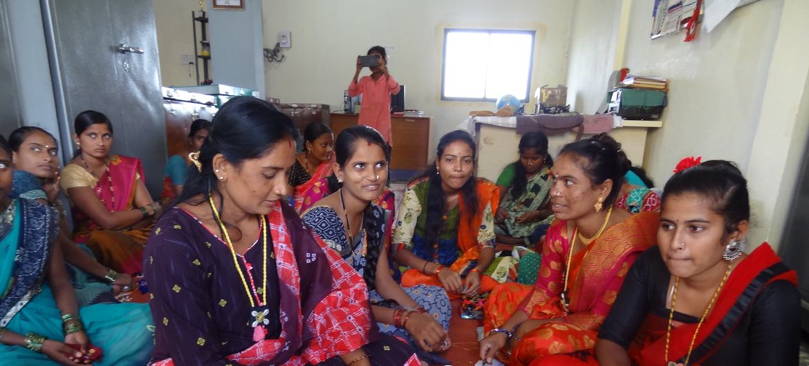 भारत में, महिलाओं के लिए एक प्रशिक्षण केन्द्र.