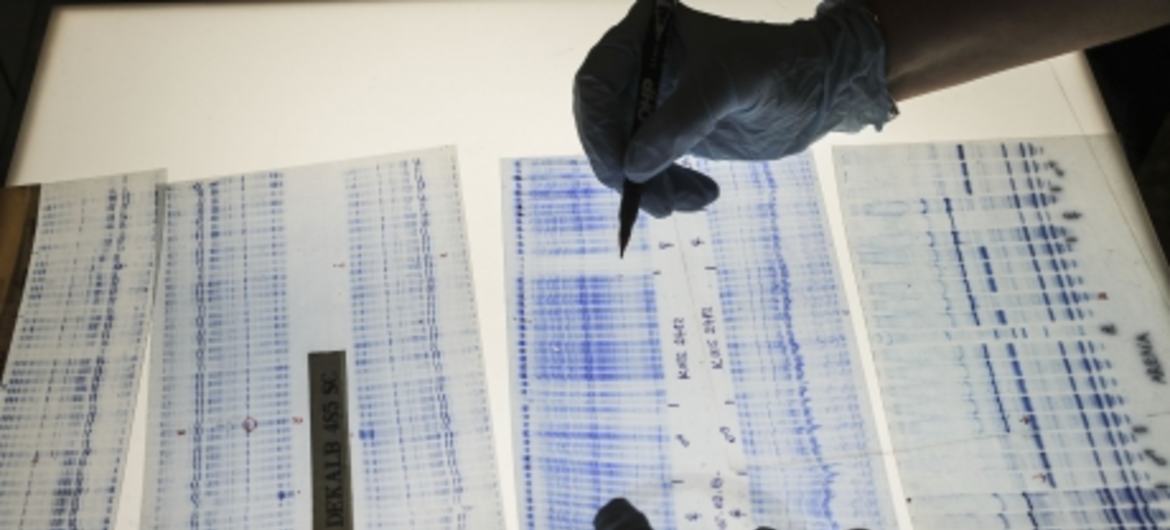 ВОЗ обратилась к международным и региональным экспертам с просьбой определить факторы, которые имеют для них наибольшее значение при принятии решения о том, какие вакцины следует внедрять и использовать. 