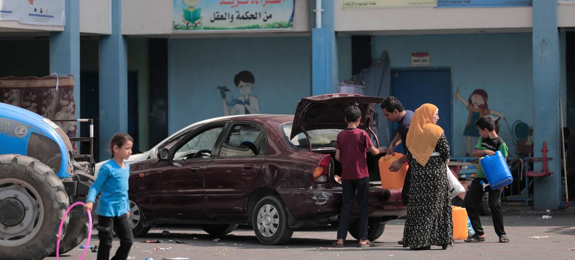 Families gather at UNRWA’s New Gaza Boys’ School, seeking shelter from heavy airstrikes.