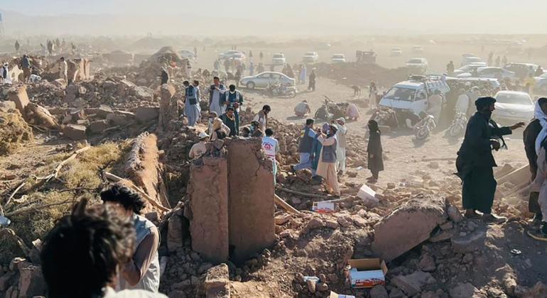The earthquake in western Afghanistan has destroyed a vast number of homes.
