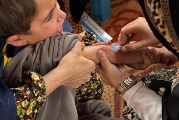 Вакцинация от кори в Афганистане. (Архив)