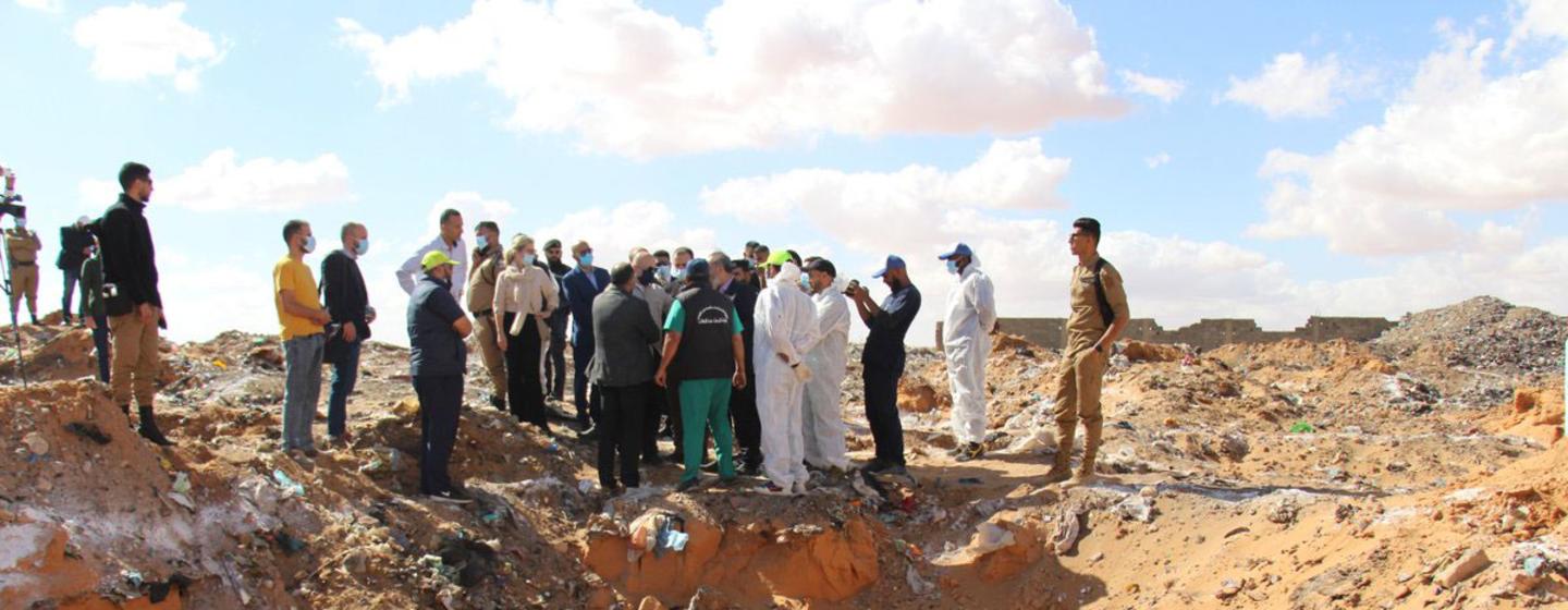 Dans une décharge de Tarhunah, en Libye, des corps identifiés dans plusieurs fosses communes (photo d'archives).