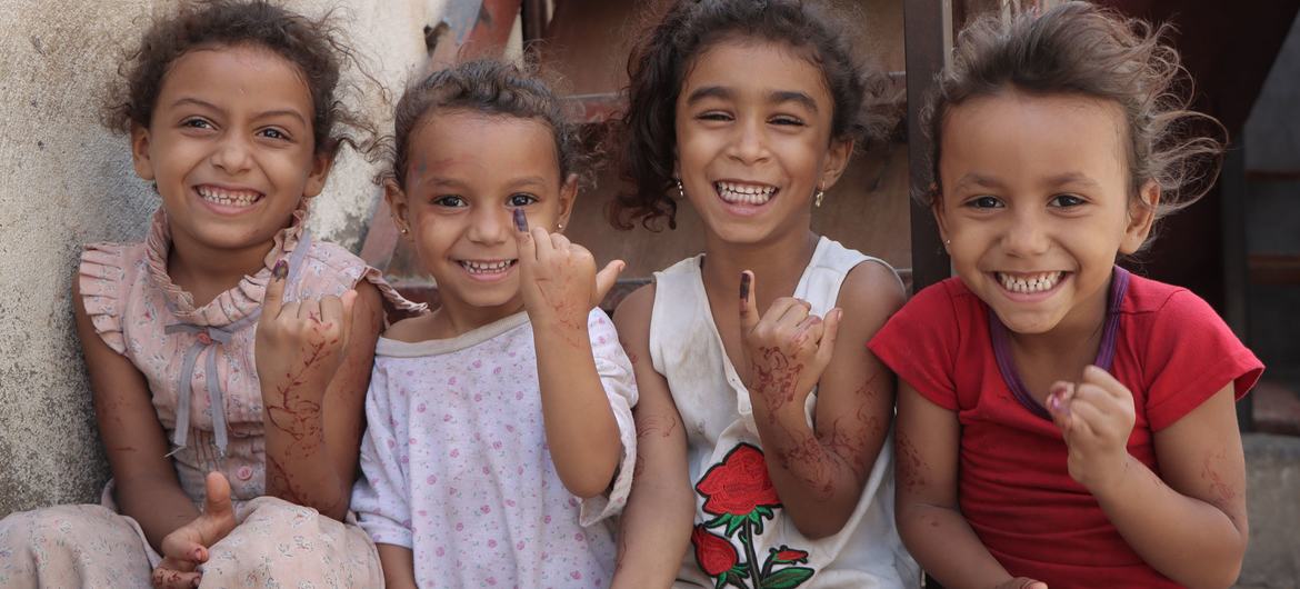 Young girls have received their polio vaccination during the conflict in Yemen.