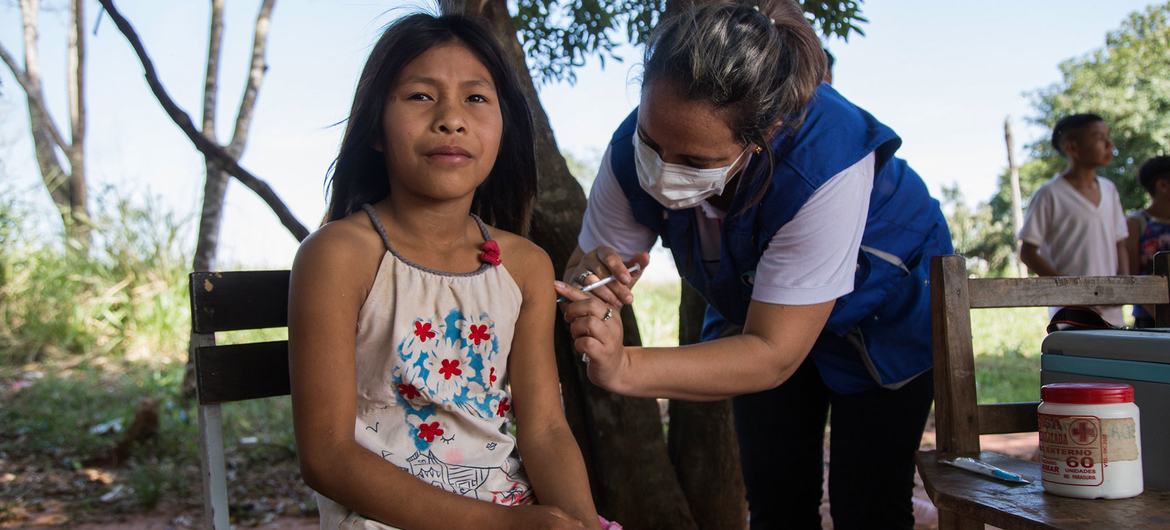 Comunidades vulneráveis ​​no Paraguai estão sendo vacinadas contra Covid-19 e gripe
