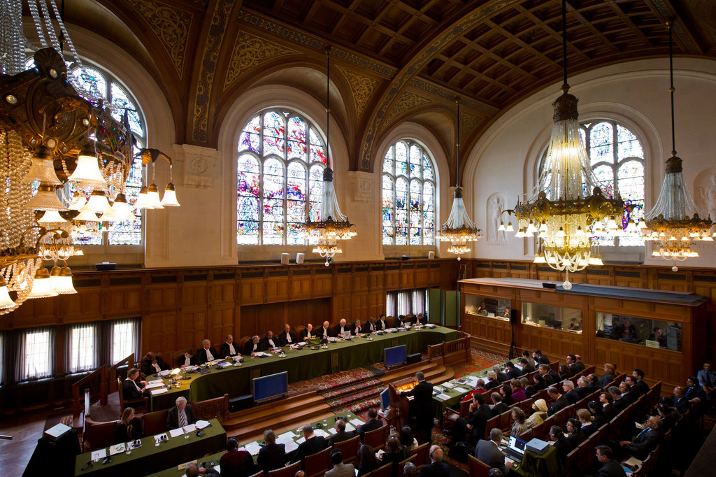 La Cour internationale de Justice et ses 15 membres lors d'une séance (archives).