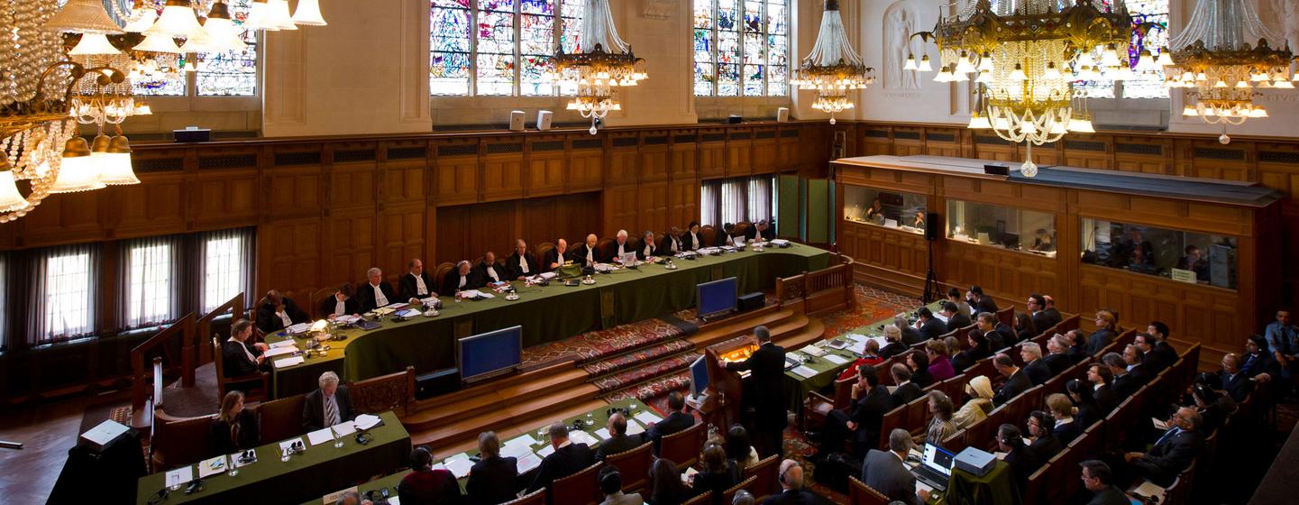 La Cour internationale de Justice et ses 15 membres lors d'une séance (photo d'archives).