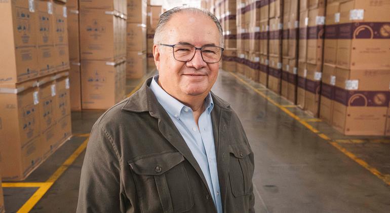 بابلو مورينو كادينا، رجل أعمال في المكسيك، أصبح رائدا في مجال دمج اللاجئين في البلاد.