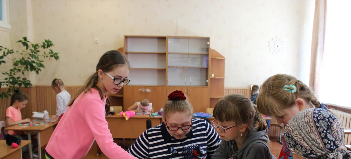 В Беларуси около 186 000 детей живут с инвалидностью или особенностями психофизического развития.