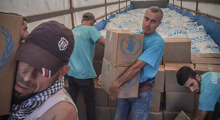 تقوم الأمم المتحدة بتوصيل المساعدات عبر الحدود السورية لملايين المدنيين منذ ست سنوات.