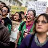 Ativistas participam de marcha contra violência de gênero no Equador