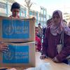 Se distribuye ayuda humanitaria a la población de Gaza.