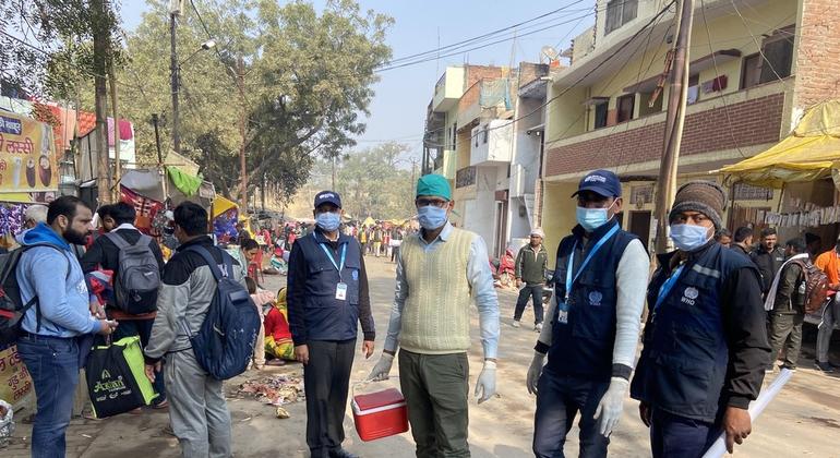 The samples taken from the sewer are being sent to the laboratory prescribed by the Government of India to Lucknow. The samples taken from the sewer are being sent to the laboratory prescribed by the Government of India to Lucknow.