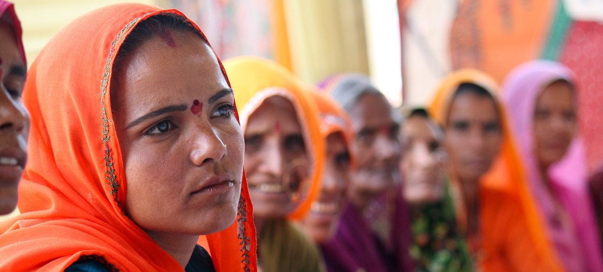 انڈیا کے علاقے راجھتسان میں خواتین قائدانہ صلاحیتوں بارے ایک تربیتی ورکشاپ میں شریک ہیں۔
