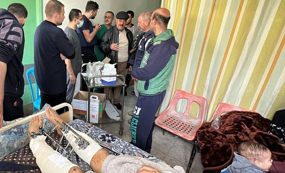 توصيل إمدادات منقذة للحياة لمستشفيين شمال غزة، وتحذير من عواقب تفشي الجوع