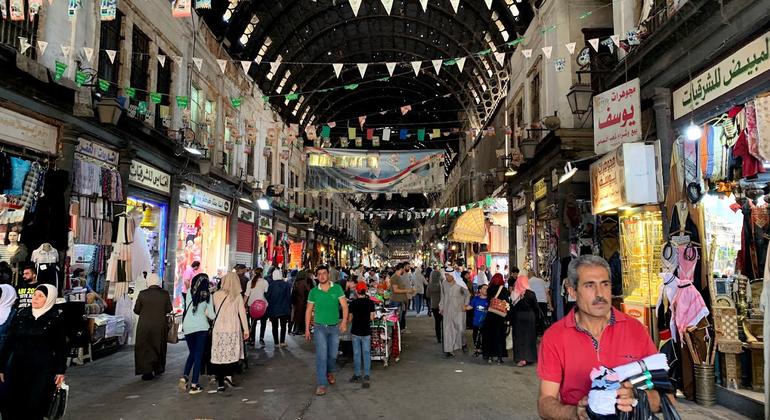 الأمين العام يحث المجتمع الدولي على التحرك العاجل للاستثمار في مستقبل سوريا وتعافيها الأمين العام يحث المجتمع الدولي على التحرك العاجل للاستثمار في مستقبل سوريا وتعافيها