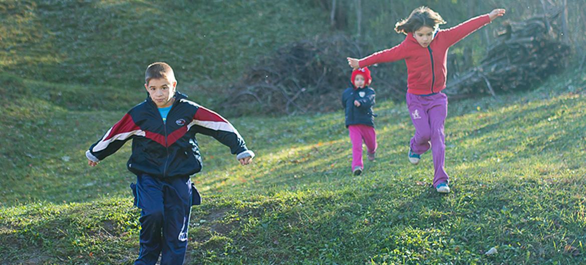 Unstructured physical activity improves the health of children and reduces the likelihood of obesity.