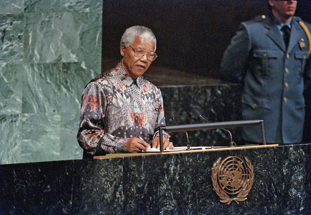 Nelson Mandela akihutubia Baraza Kuu la Umoja wa Mataifa September 2004 (Kutoka Maktaba)