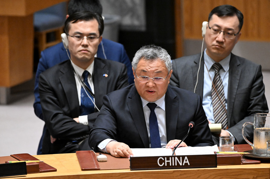 中国大使傅聪在纽约联合国安理会会议上发表讲话。