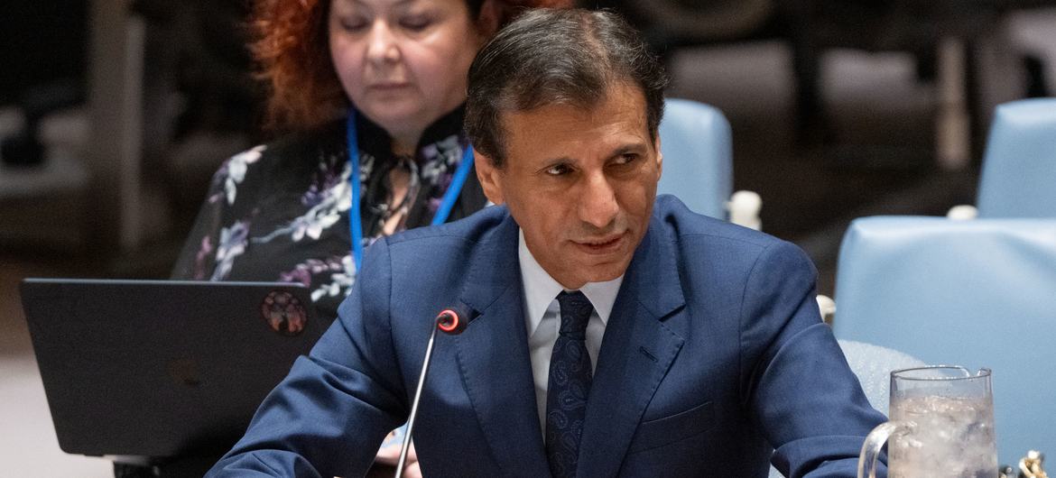 محمد الحسان، الممثل الخاص للأمين العام للأمم المتحدة، ورئيس بعثة الأمم المتحدة لمساعدة العراق (يونامي)، يطلع مجلس الأمن على الوضع في العراق.