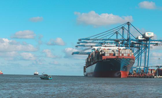 World News in Brief: Global growth slows, deadly Ukraine attacks, Haiti hurricane hunger risk, legal migration for refugees