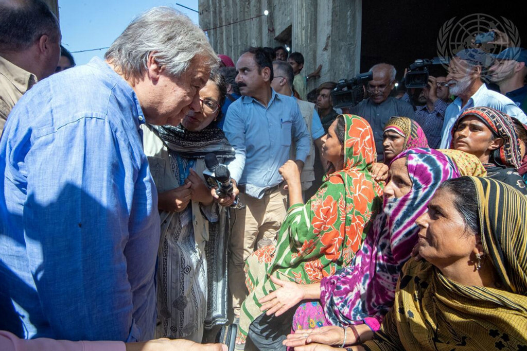 سیکرٹری جنرل انتونیو گوتیرش نے پاکستان کے سیلاب سے متاثرہ صوبوں سندھ اور بلوچستان کا دورہ کیا اور وہاں متاثرین سے بات چیت بھی کی۔