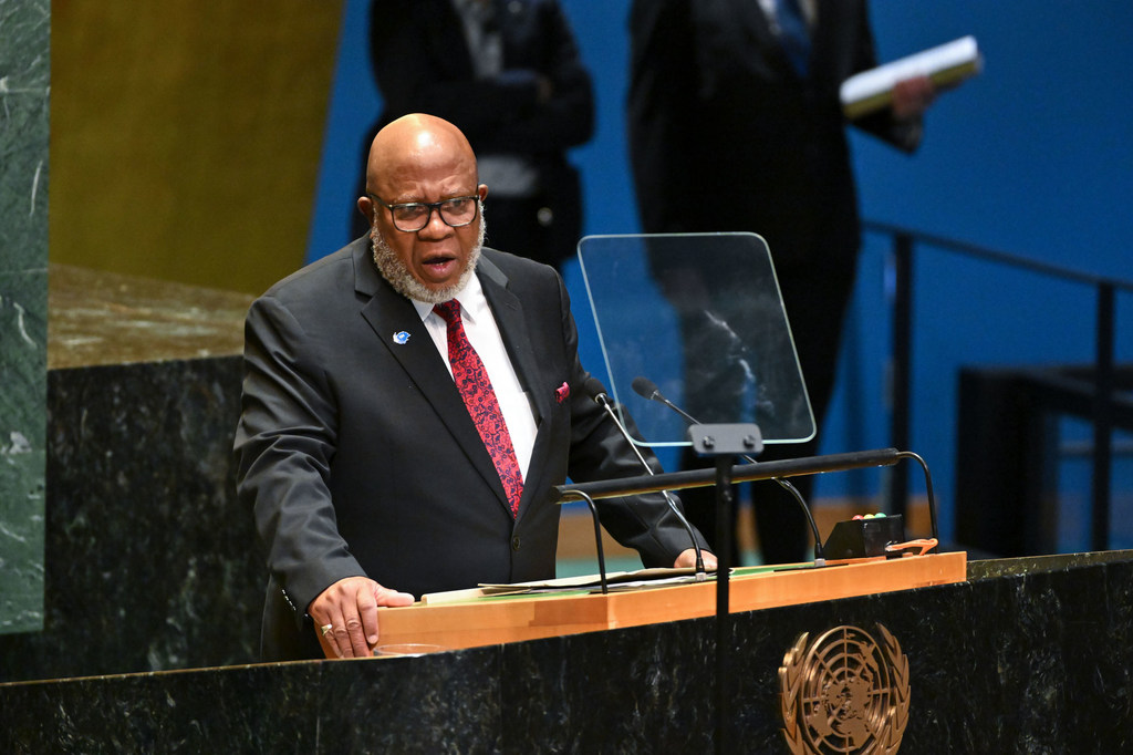 Rais wa Baraza Kuu Dennis Francis akitoa taarifa yake ya kufunga wakati wa mkutano wa mwisho wa kikao cha 78 cha Baraza Kuu.