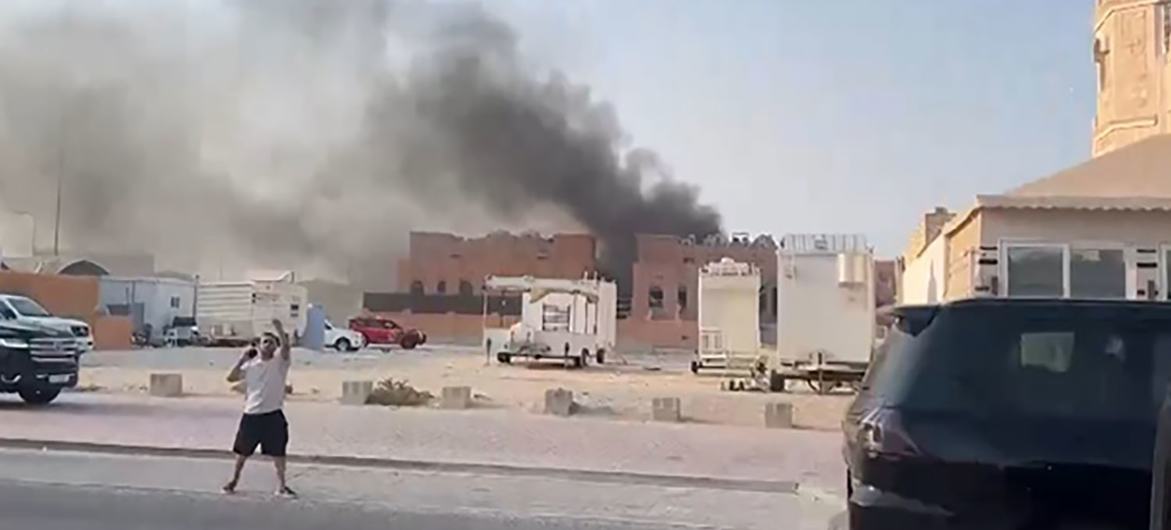 تصاعد الدخان جراء غارة إسرائيلية في العاصمة القطرية الدوحة.