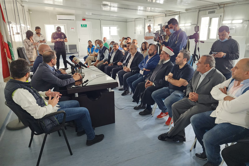 مؤتمر صحفي مع ممثل منظمة الصحة العالمية الدكتور عبد الناصر أبو بكر ووزير الصحة العامة اللبناني الدكتور فراس أبيض في أحد مستشفيات لبنان.
