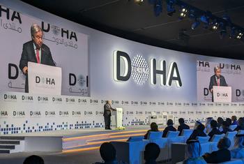 El Secretario General, António Guterres, pronuncia un discurso en la ceremonia de apertura del Foro de Doha 2023, en Qatar, bajo el lema "Construir futuros compartidos".