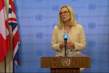 سيخريد كاخ كبيرة منسقي الأمم المتحدة للشؤون الإنسانية وإعادة الإعمار في غزة تتحدث للصحفيين بعد اجتماع لمجلس الأمن.