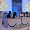 الدكتور هاشم حسين، رئيس مكتب ترويج الاستثمار والتكنولوجيا التابع لمنظمة اليونيدو في البحرين (أقصى اليسار)، أثناء إدارة حلقة نقاش لرواد الأعمال الشباب في المؤتمر العام الـ 21 لليونيدو في الرياض، المملكة العربية السعودية.