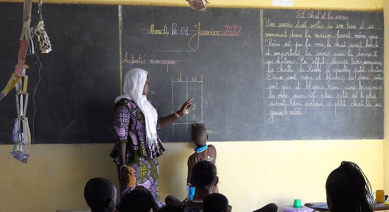 Учительница в Сенегале.