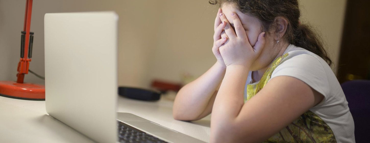 رپورٹ آن لائن تشدد کی روک تھام کے لیے بچوں اور والدین کے لیے تربیتی پروگراموں پر عملدرآمد کی اہمیت کو بھی واضح کرتی ہے۔