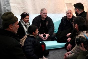 Le coordinateur des secours d'urgence, Martin Griffiths, s’est rendu à Kahramanmaraş, en Türkiye, où il a rencontré des familles touchées par le tremblement de terre.