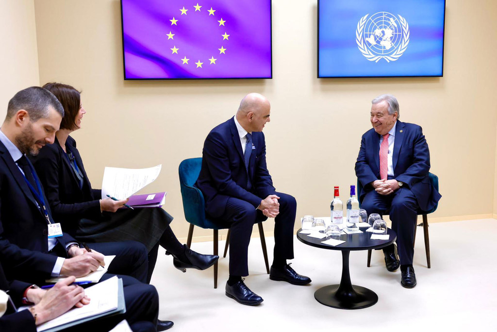 Katibu Mkuu wa Umoja wa Mataifa António Guterres akutana na Alain Beurset, Katibu Mkuu wa Baraza la Ulaya katika Mkutano wa Utekelezaji wa AI huko Paris, Ufaransa.