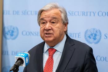 الأمين العام للأمم المتحدة يتحدث للصحفيين بمقر الأمم المتحدة في نيويورك في وقت سابق.