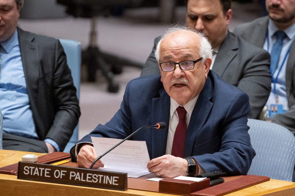 Riyad Mansour, permanent waarnemer van de staat Palestina bij de Verenigde Naties, spreekt de bijeenkomst van de Veiligheidsraad toe over de situatie in het Midden-Oosten, inclusief de Palestijnse kwestie.