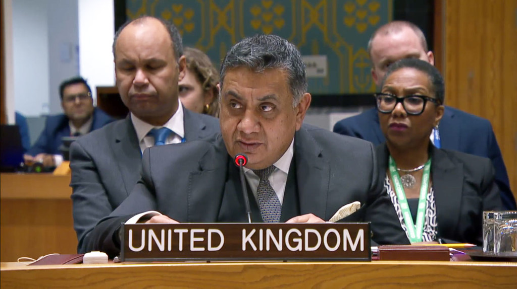 Министр Великобритании по Ближнему Востоку лорд Тарик Ахмад выступает на заседании Совета Безопасности по ситуации на Ближнем Востоке, включая палестинский вопрос.